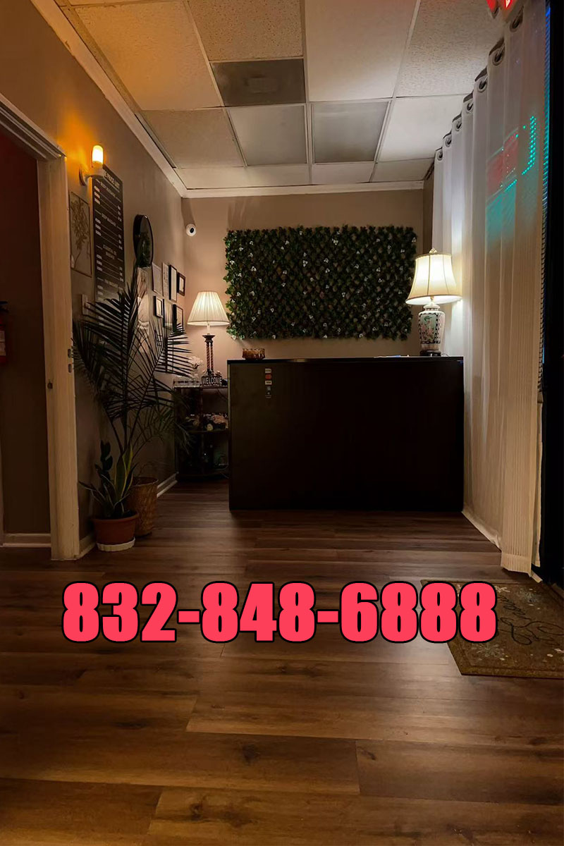 Advertiser photo 3 · listing 21696